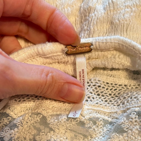 Free People White Beige Lace Crochet Crop Top Size Large - Picture 8 of 8